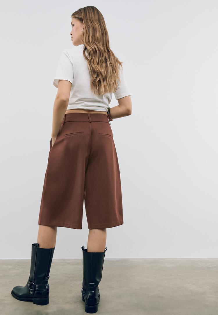 smart bermuda shorts with darts