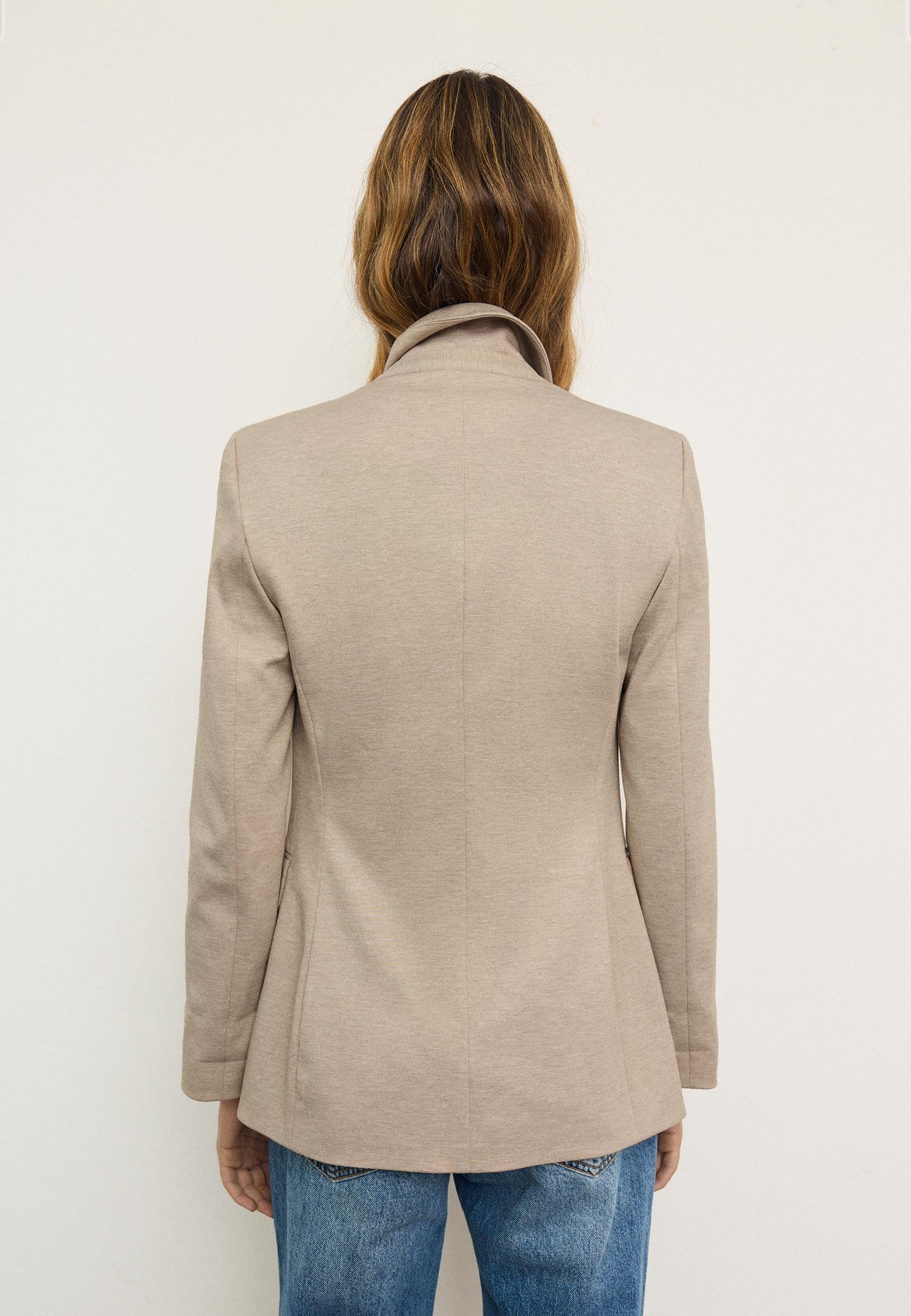 Basic knit blazer — Ecru