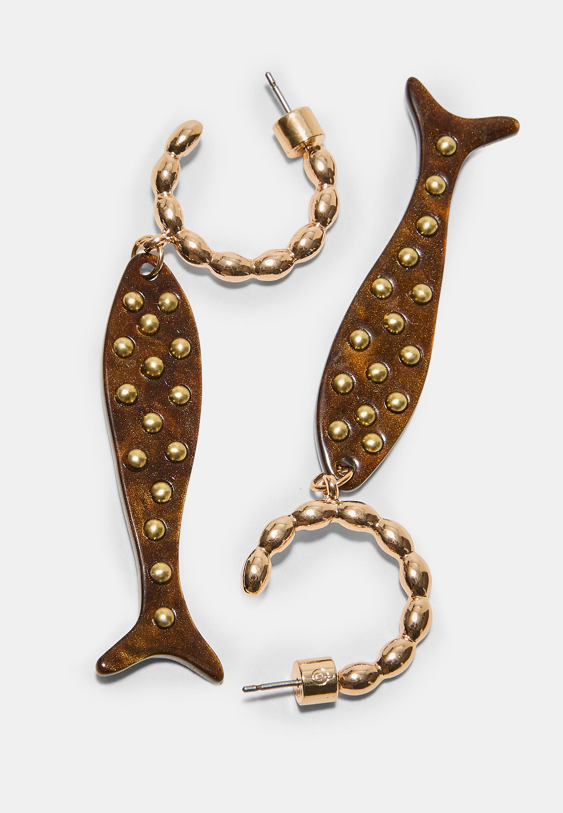 Fish stud earrings — Gold