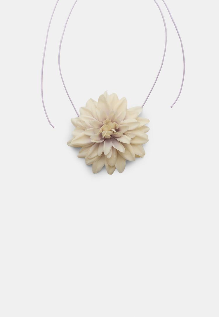 Stradivarius Náhrdelník Choker S Textilním Květem White Os