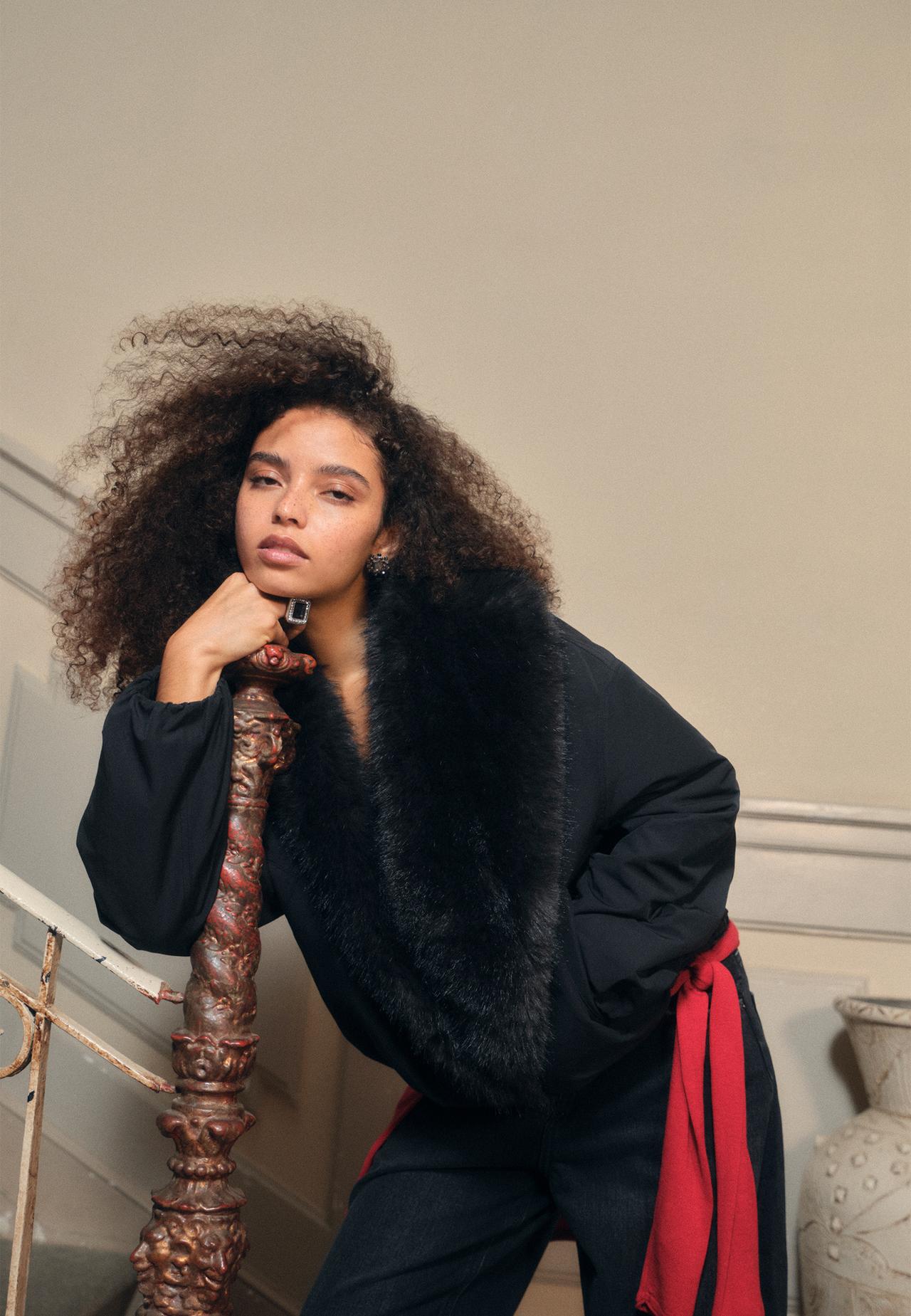 Padded jacket with faux fur collar — Black