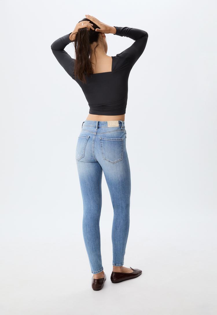 d07 regular waist skinny jeans
