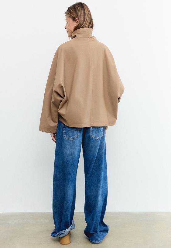 Kratki Predimenzionirani Baloner S Kapuljačom