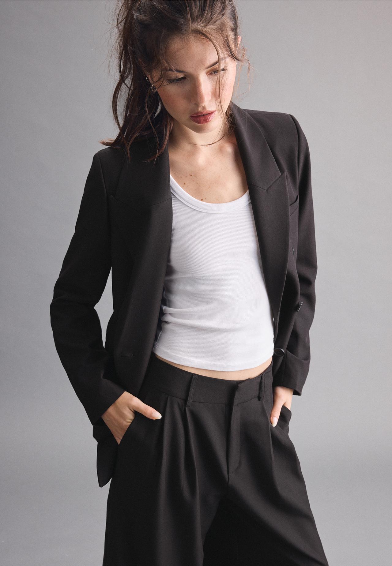 Wide-leg smart trousers with adjustable buttons — Black