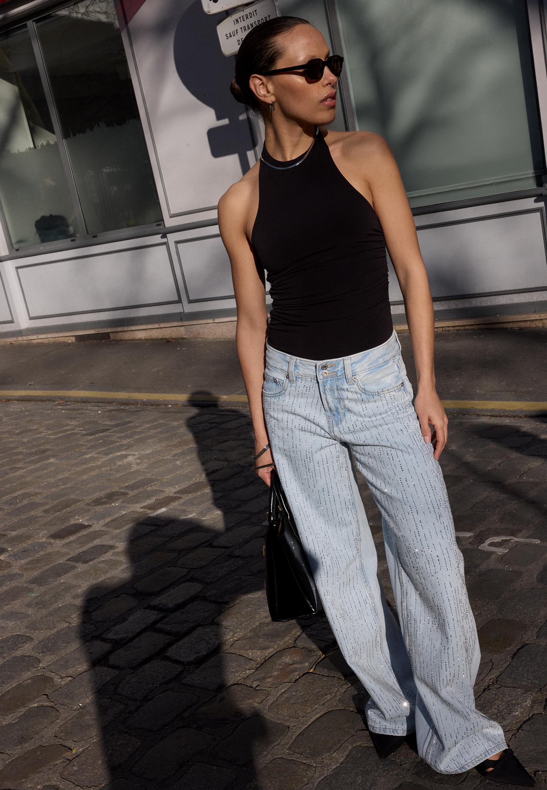 Low-waist wide-leg jeans with rhinestones — MEDIUM LIGHT BLUE DENIM