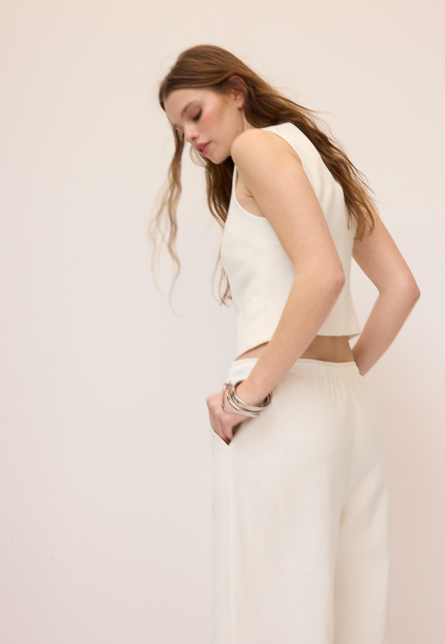 Basic linen blend waistcoat — White