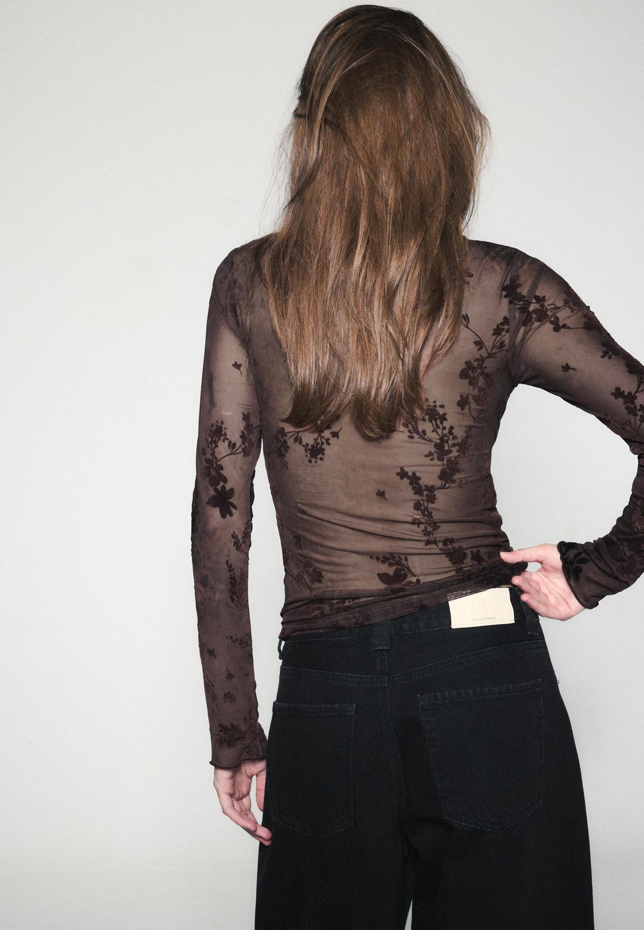 Flocked long sleeve T-shirt with toggles — Brown