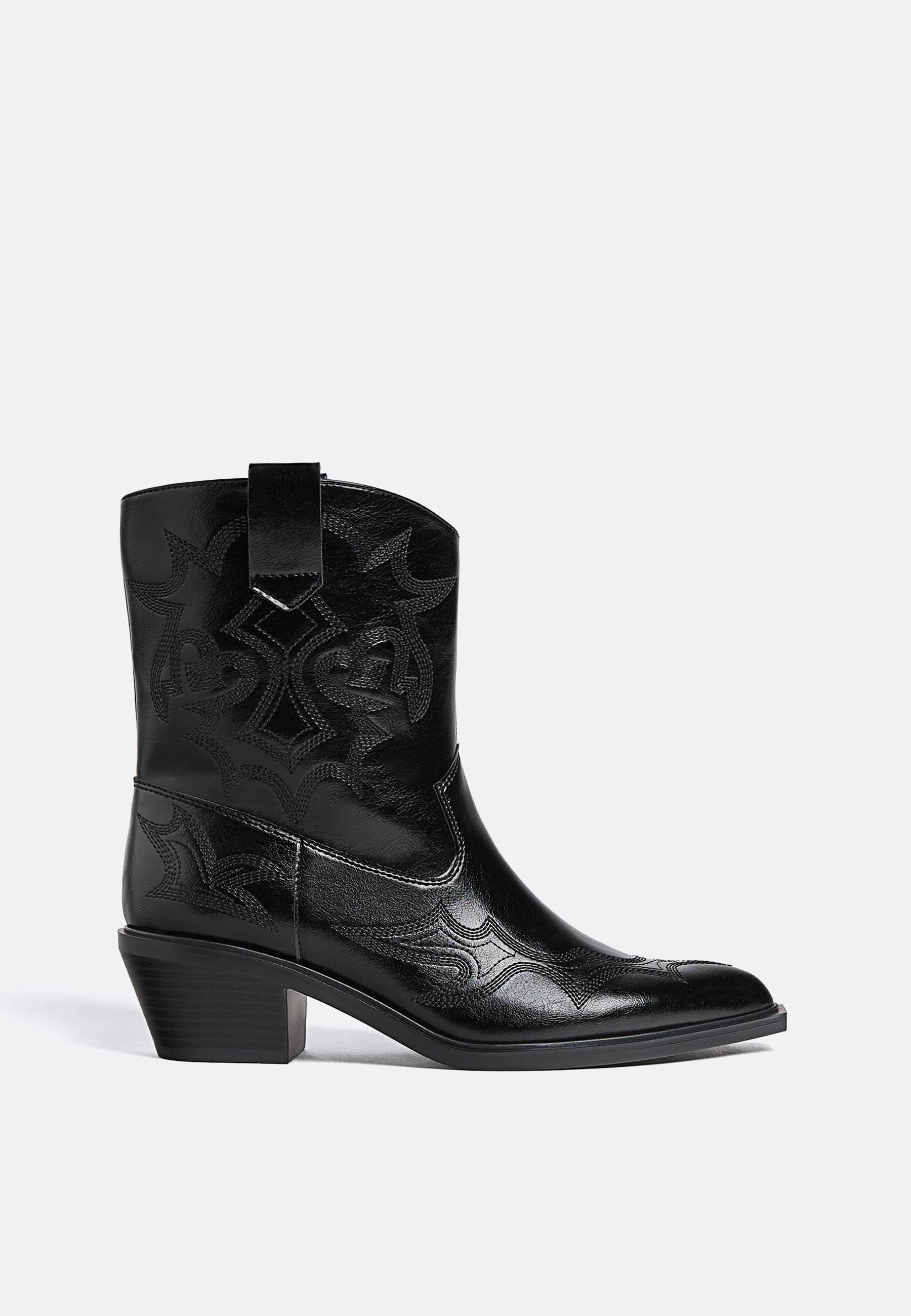 Stradivarius Μποτάκια Τακούνι Western Μαύρο 35