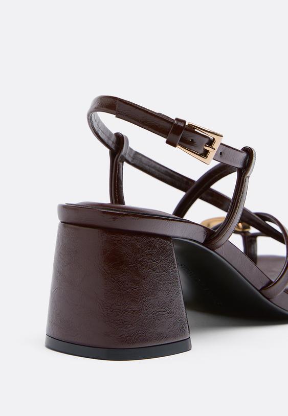 Stradivarius Sandales À Talon Avec Brides Et Détail Marron 35