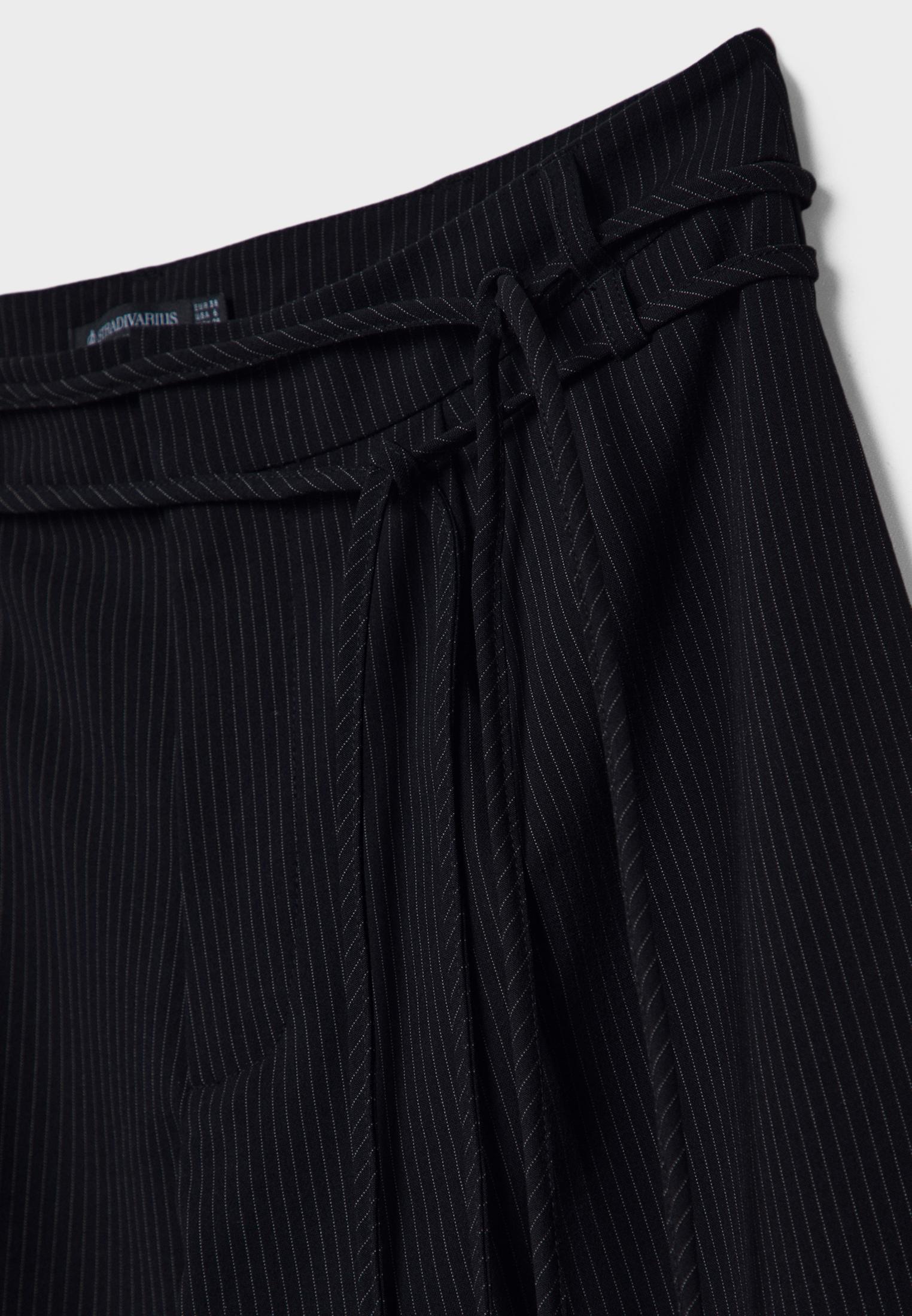 Pantaloni a righe stradivarius store