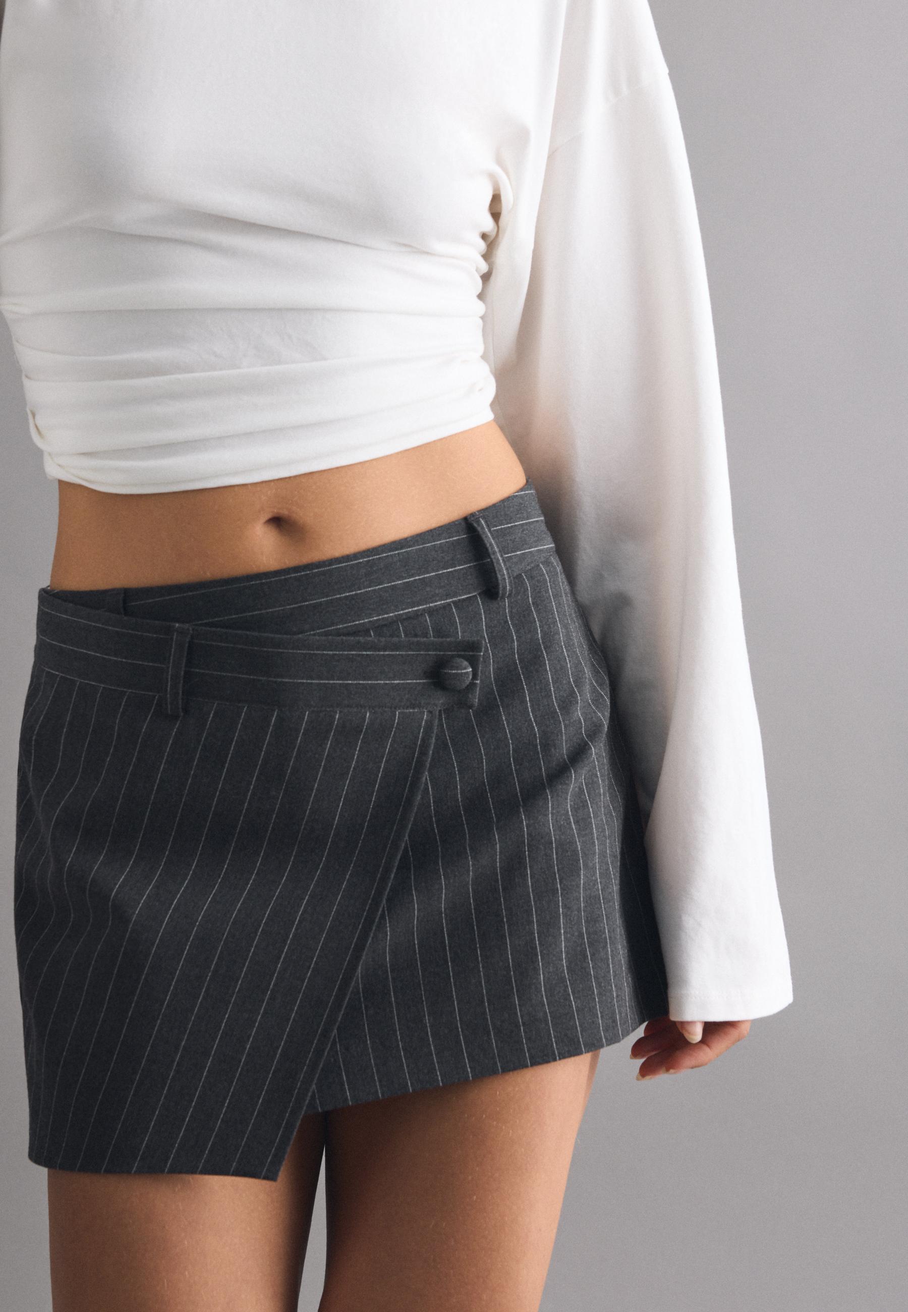 Crossover mini skort — Dark grey