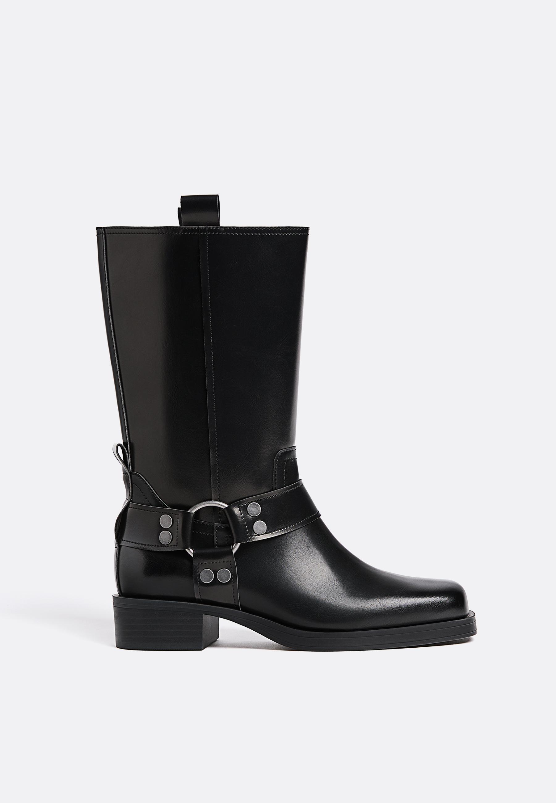 Flat biker ankle boots with buckles