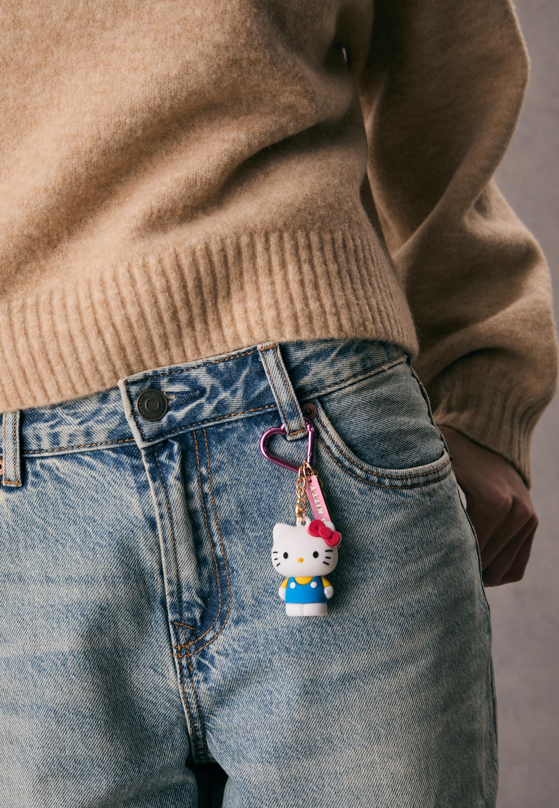 HELLO KITTY デニムネツケストラップ Hello Kitty charm key ring - Women's fashion | Stradivarius United