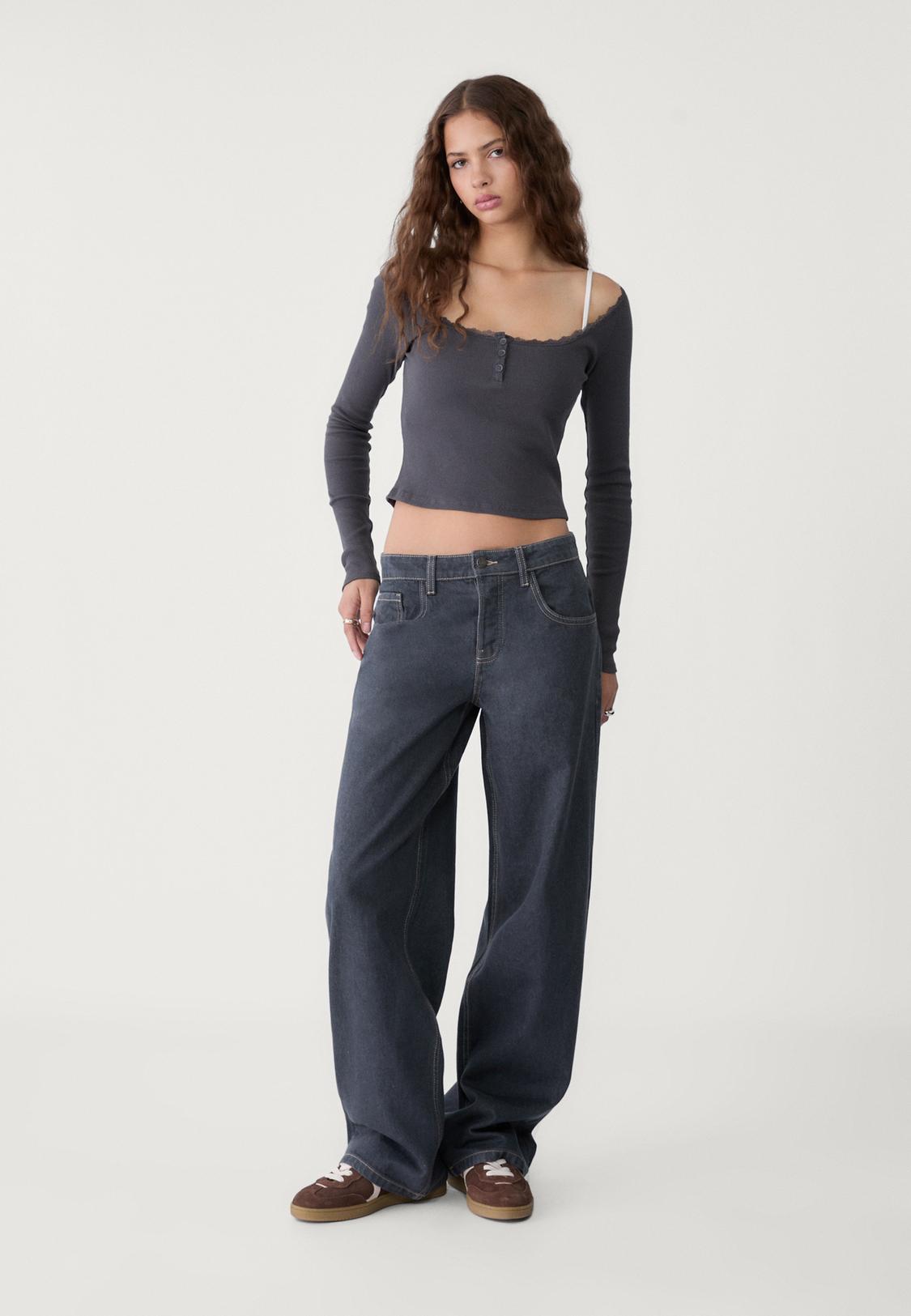 Loose baggy jeans Women's fashion Stradivarius Kuwait