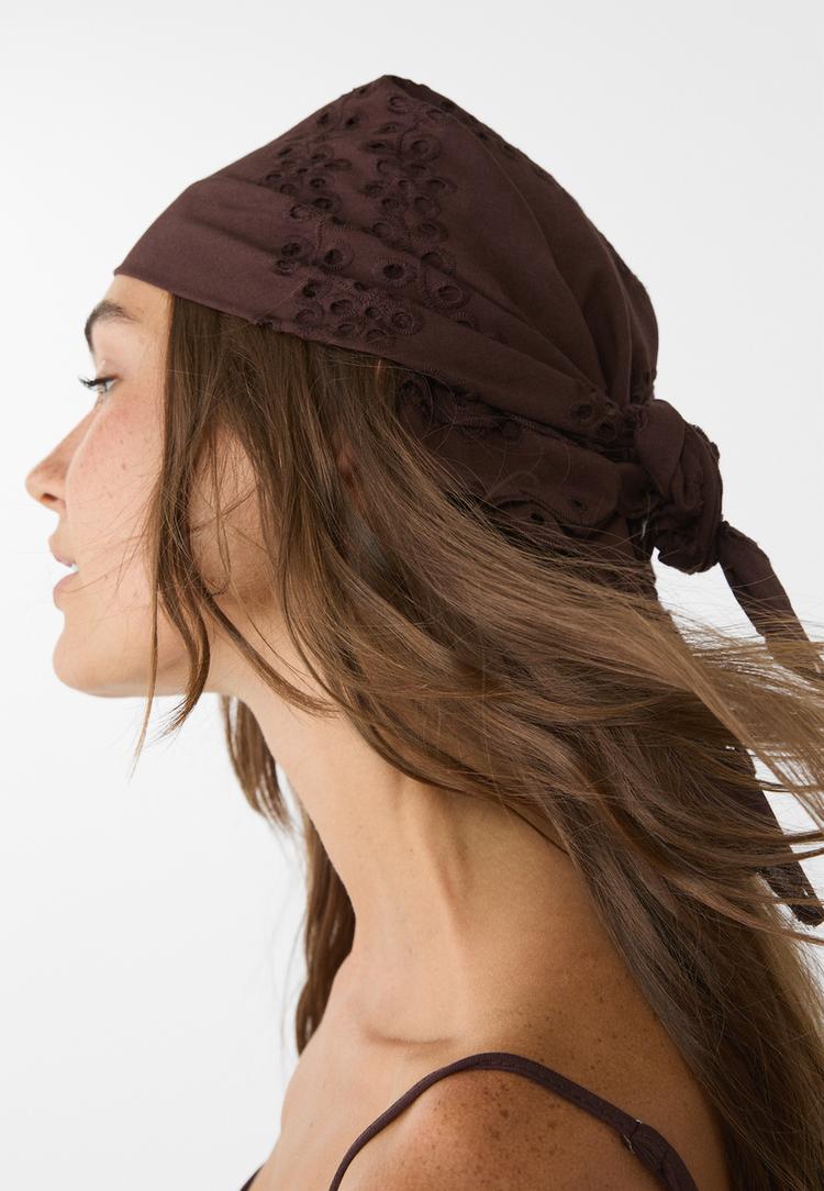 foulard en coton brode