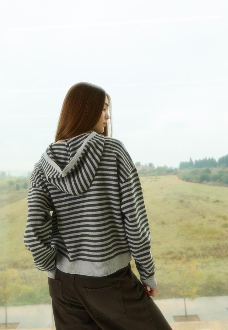 jersey capucha rayas