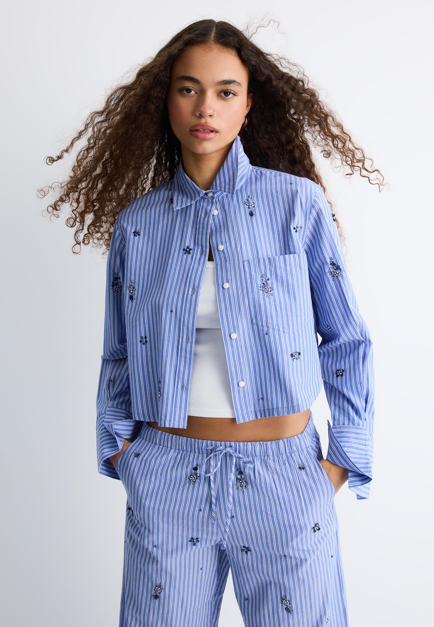 Cropped shirt with rhinestones — Blue