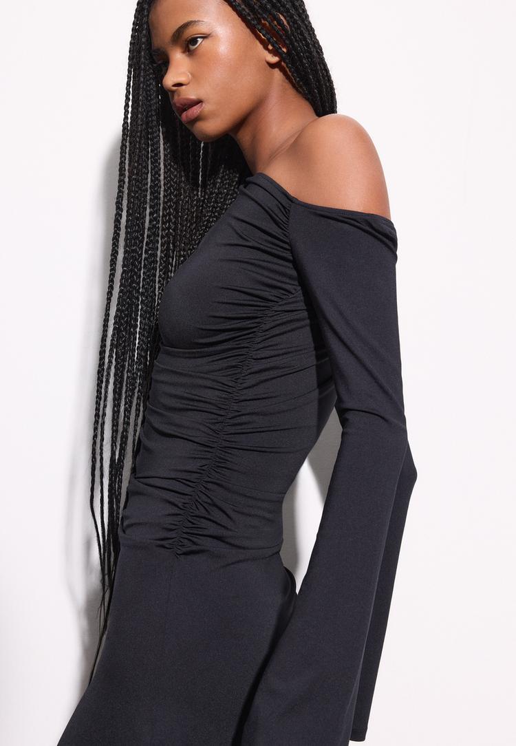 vestido corto asimetrico