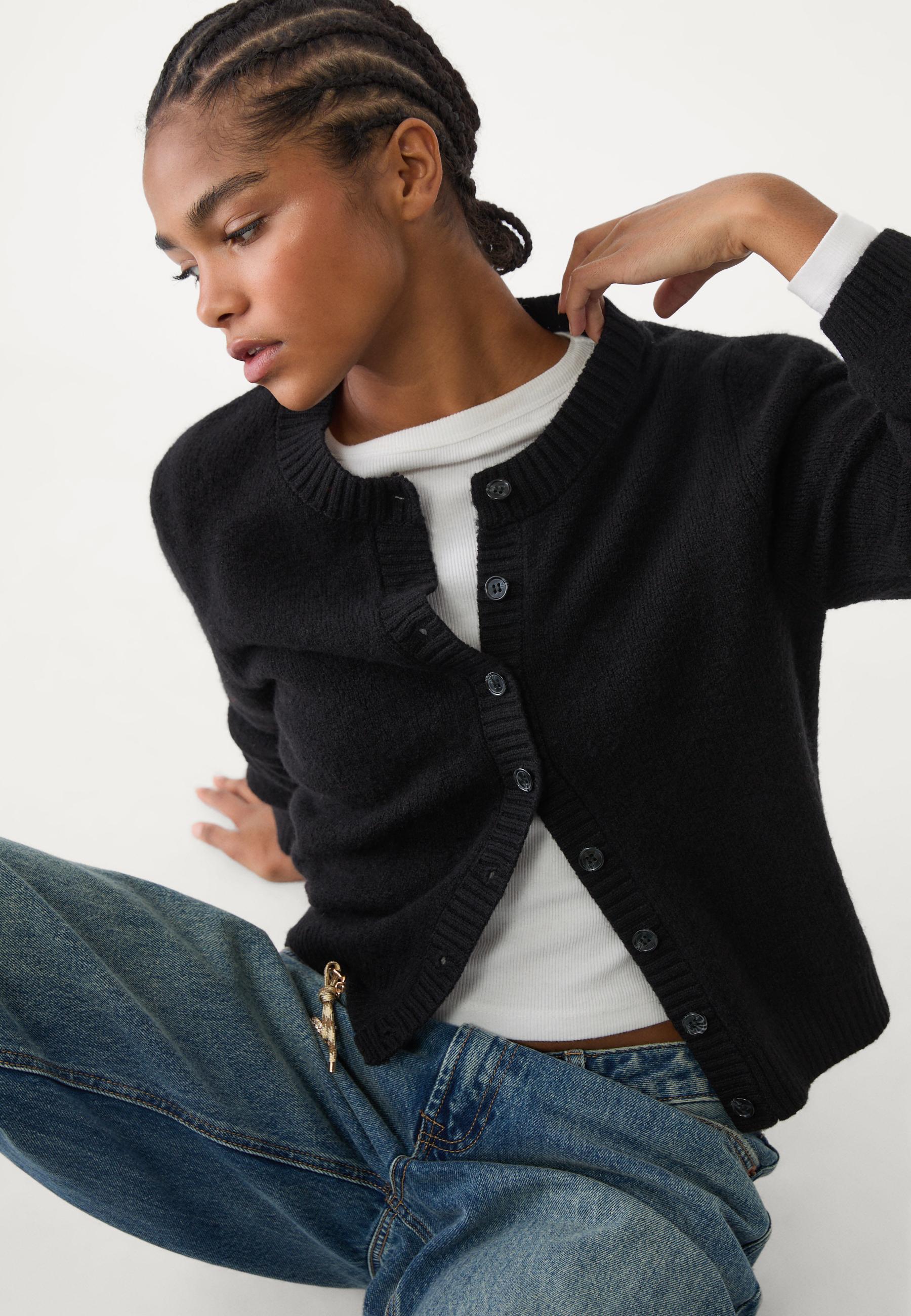 Button-up knit cardigan - Women's fashion | Stradivarius Button-up knit cardigan - Women's fashion | Stradivarius