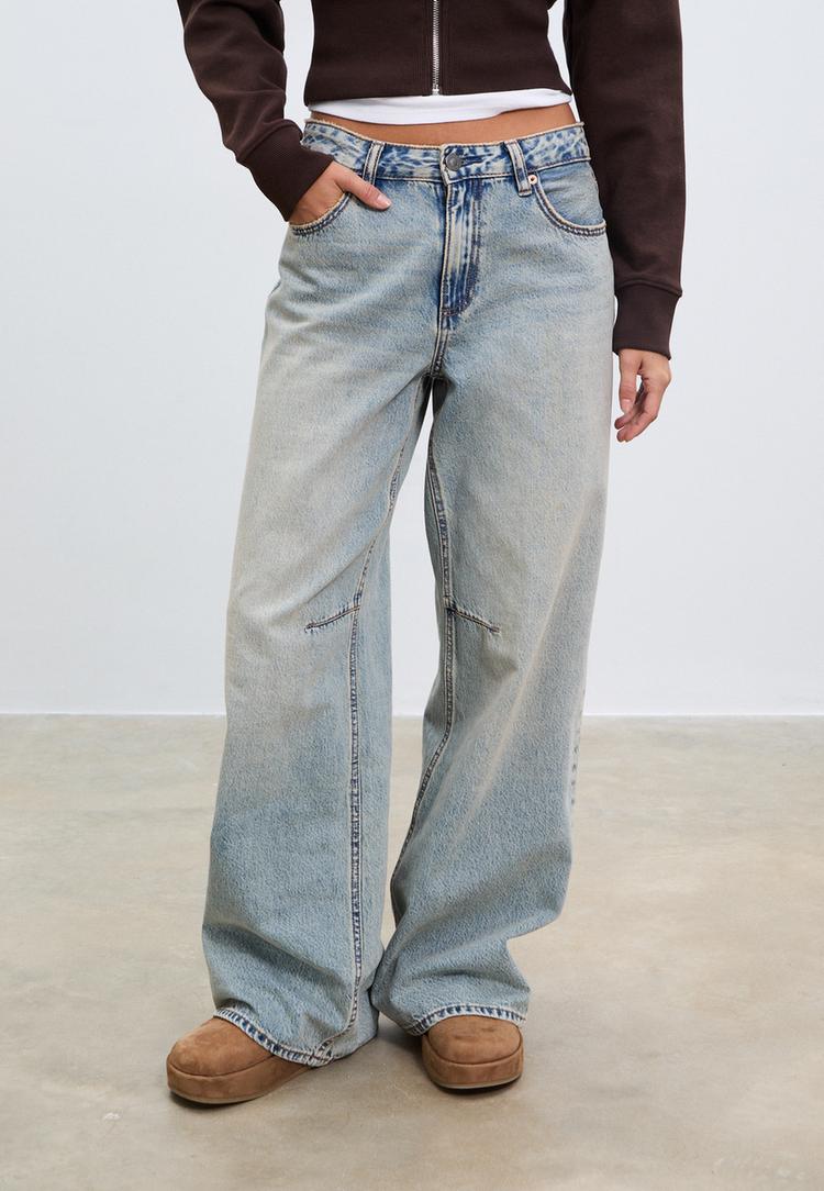 d94-relaxed-fit-jeans-mit-weitem-bein