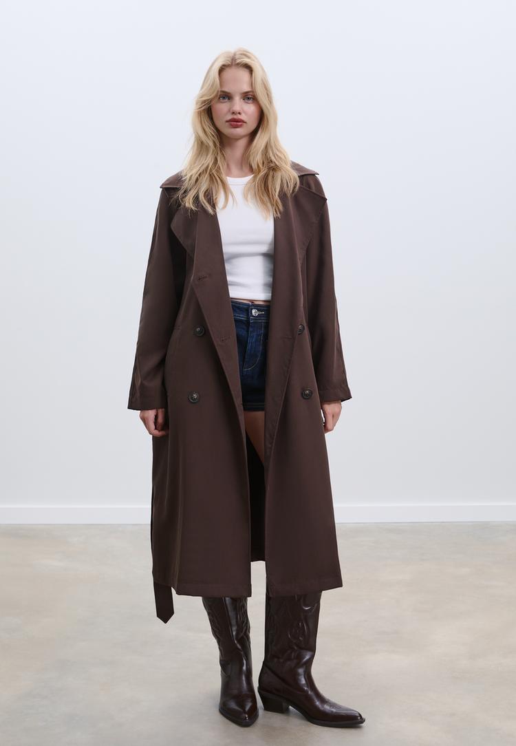 langer-flieender-oversize-trenchcoat
