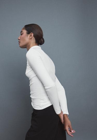 Basic funnel neck T-shirt — Ecru 6