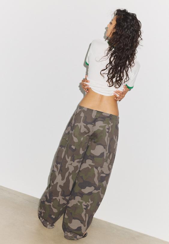 pantaloni cargo stampati