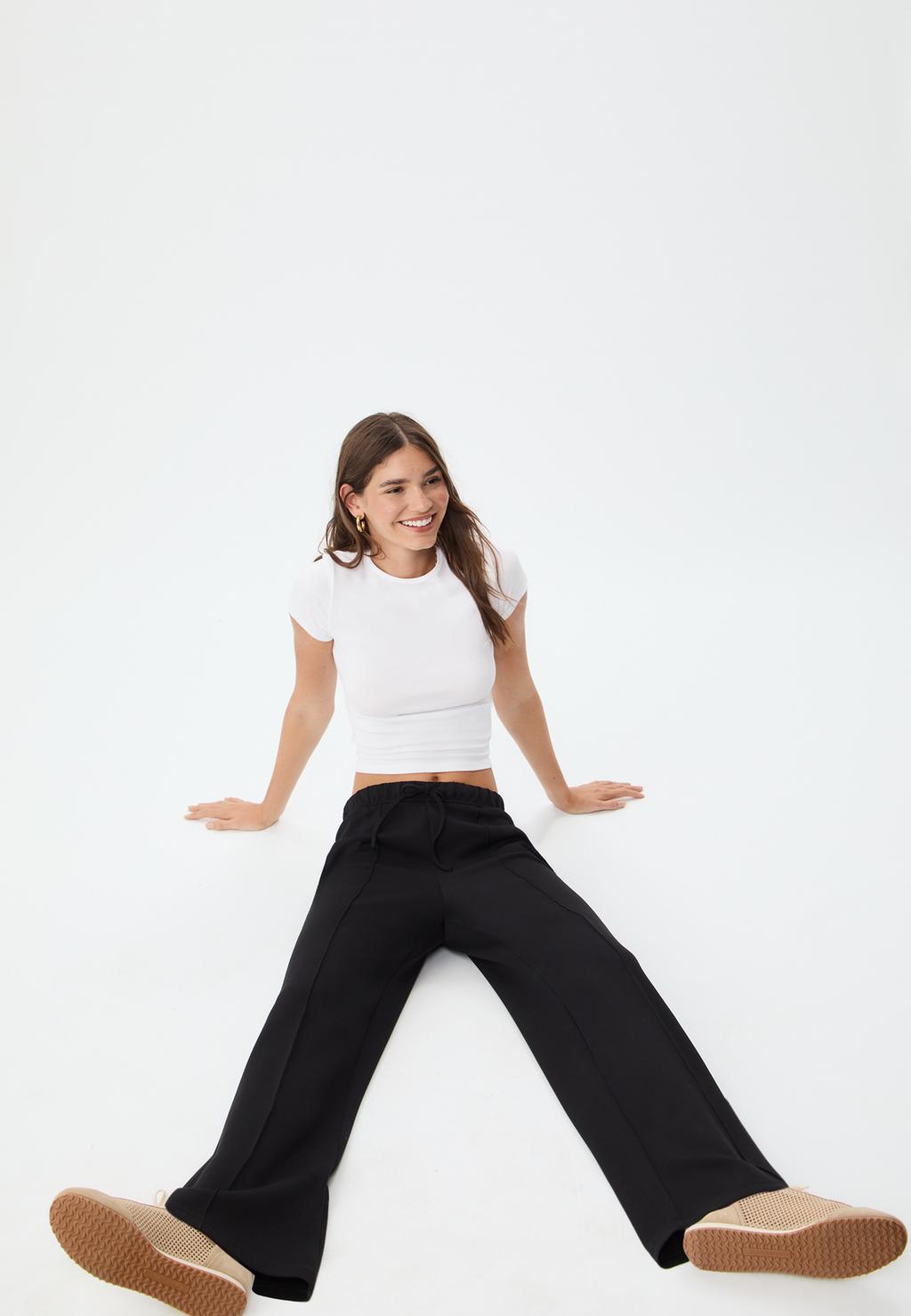 Wide-Leg-Hose mit Naht in weicher Haptik