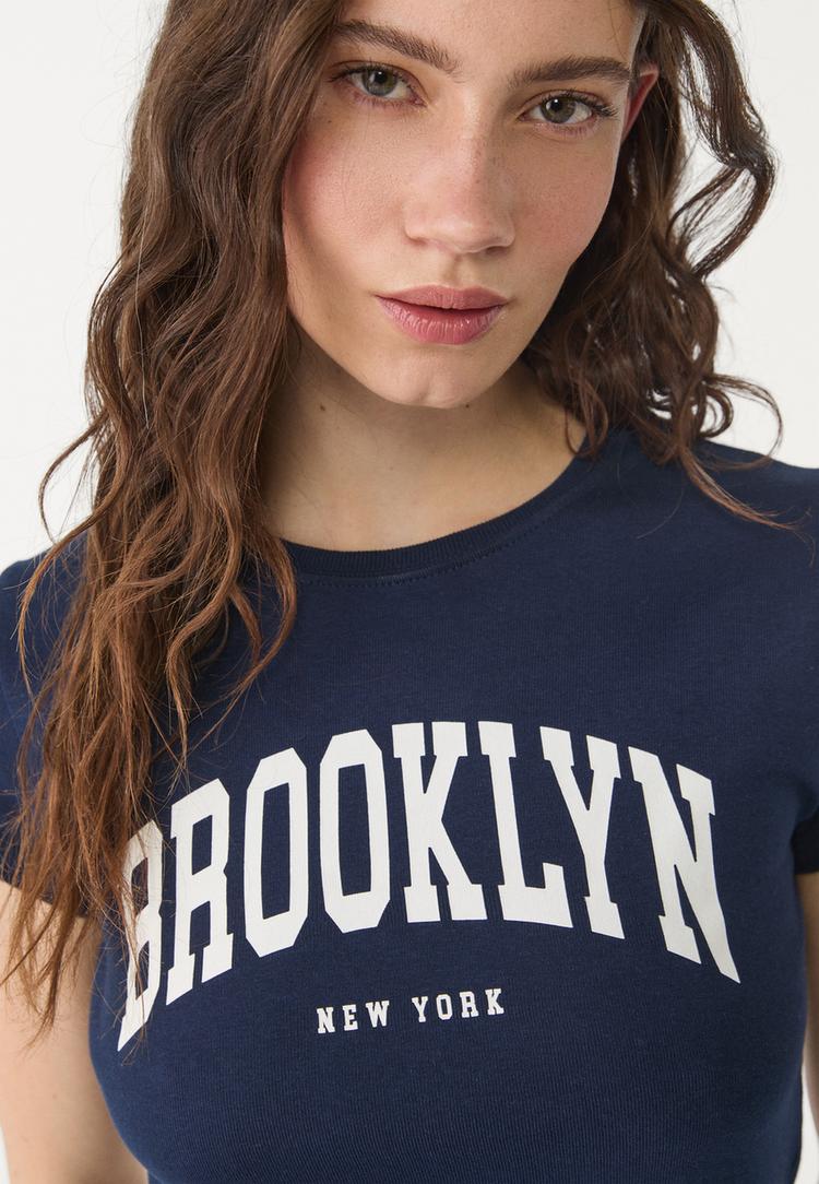 camiseta fitted estampado