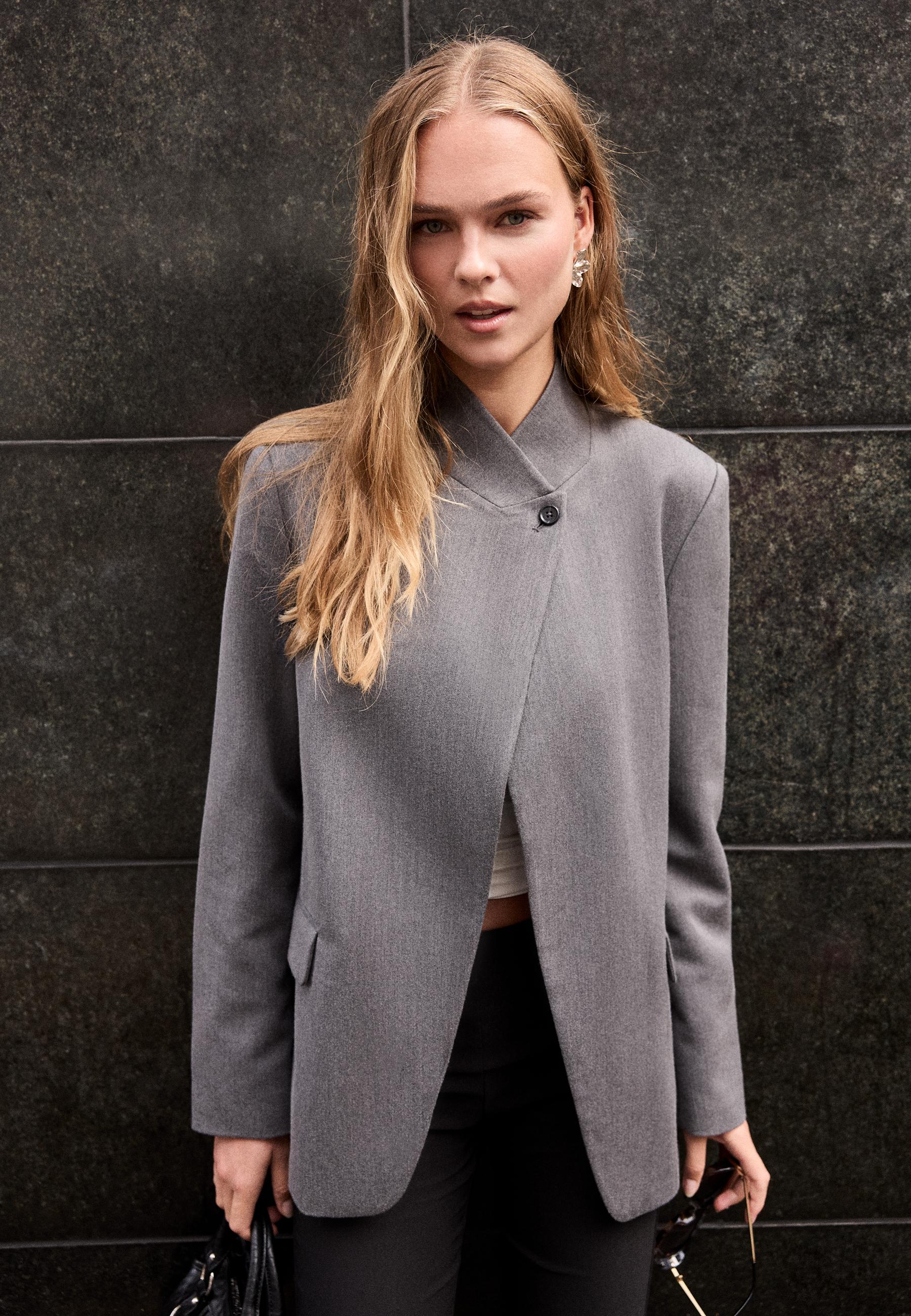 Asymmetric blazer — Grey