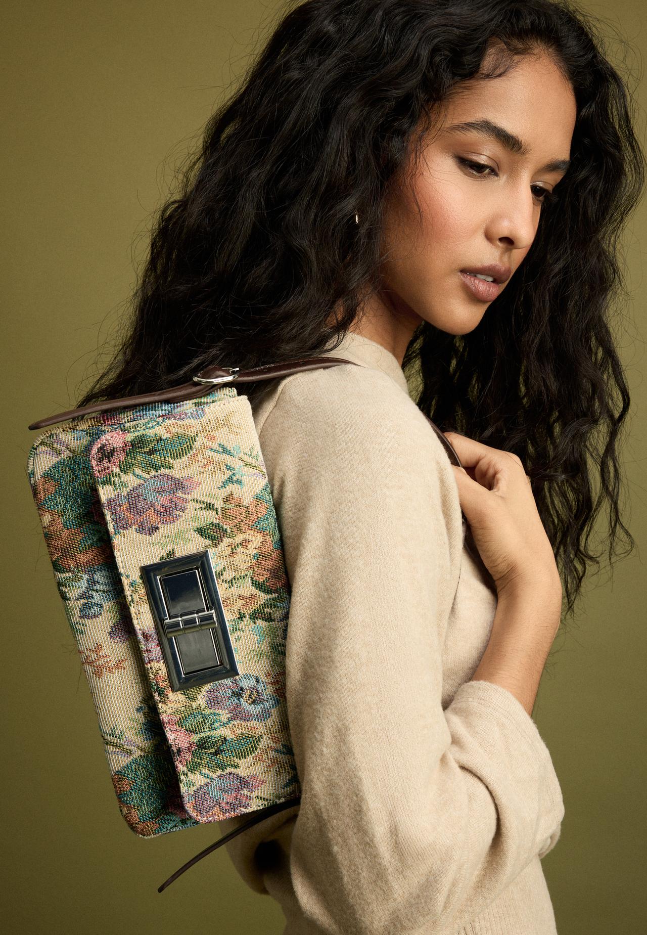 Compact printed shoulder bag with clasp — Stone