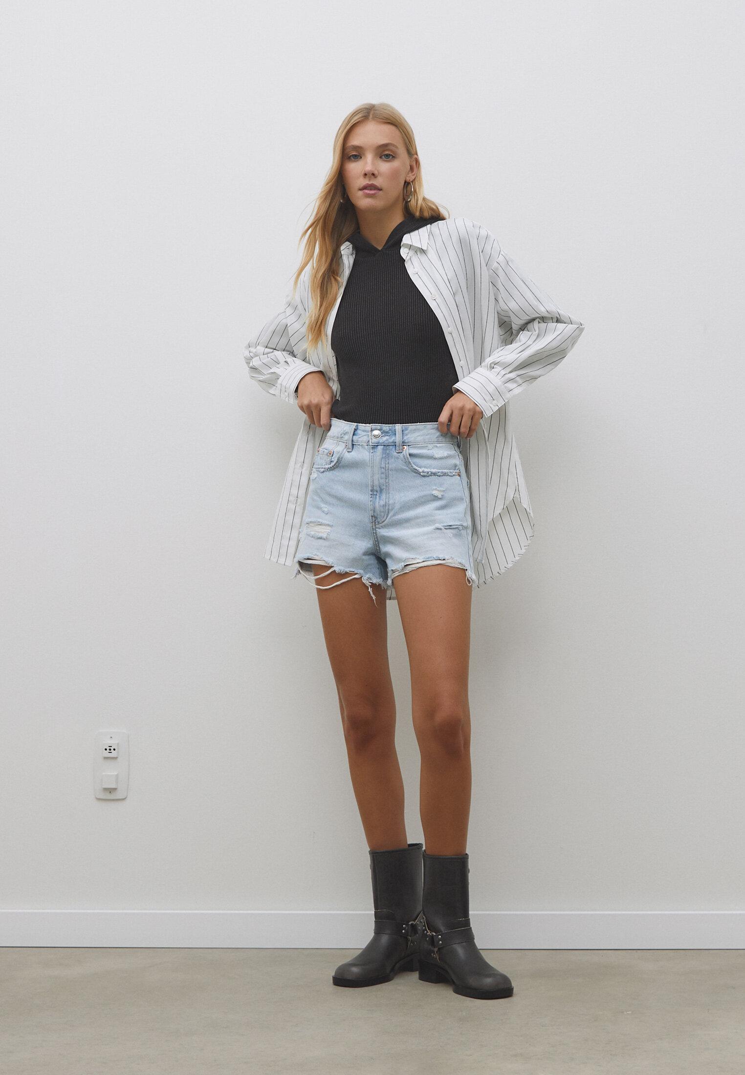 D75 Ripped denim shorts — LIGHT BLEACH