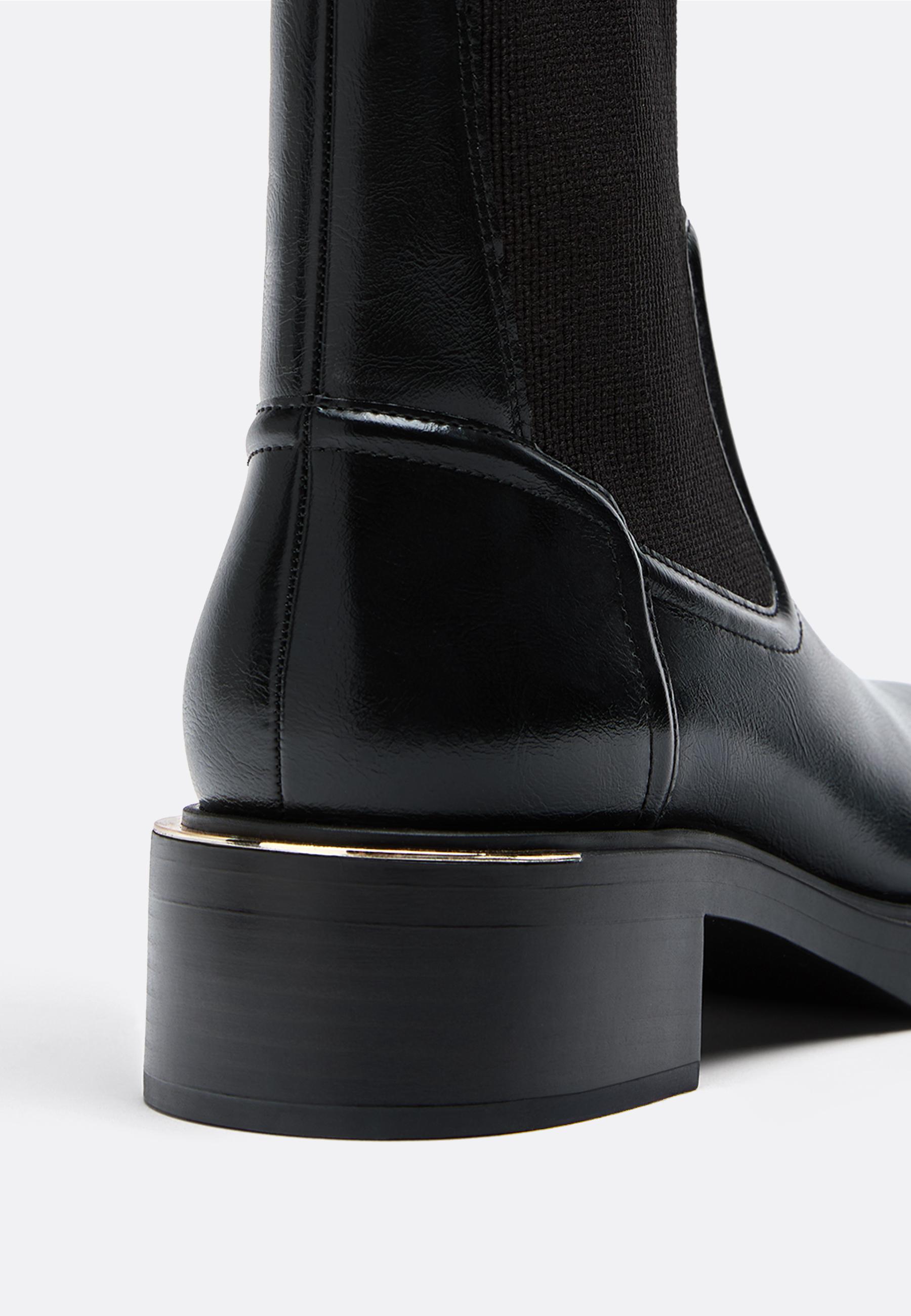 Flat Chelsea boots — BLACK 