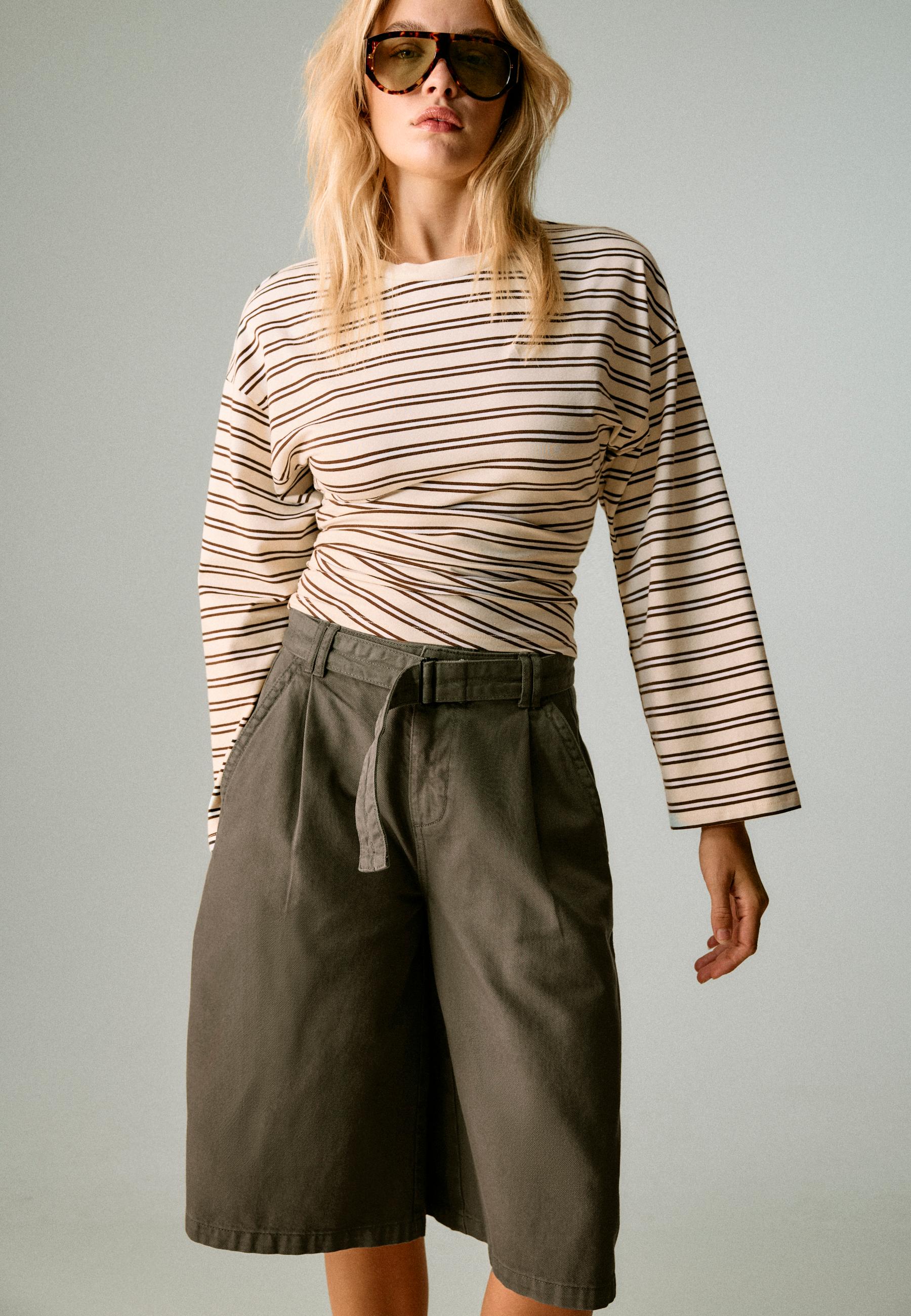 Baggy Bermuda shorts with belt — Khaki