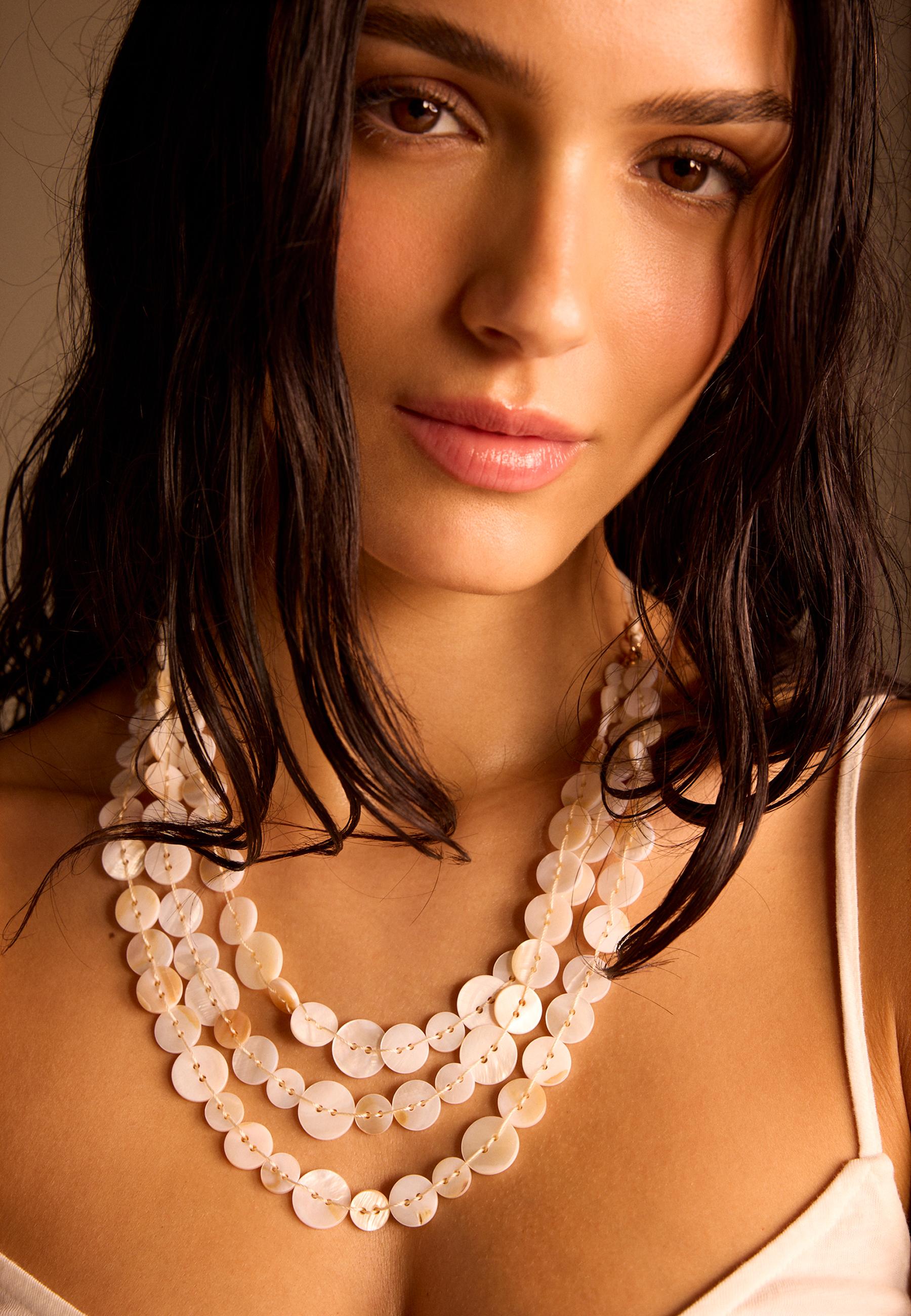 Multi-layered button necklace — Ecru