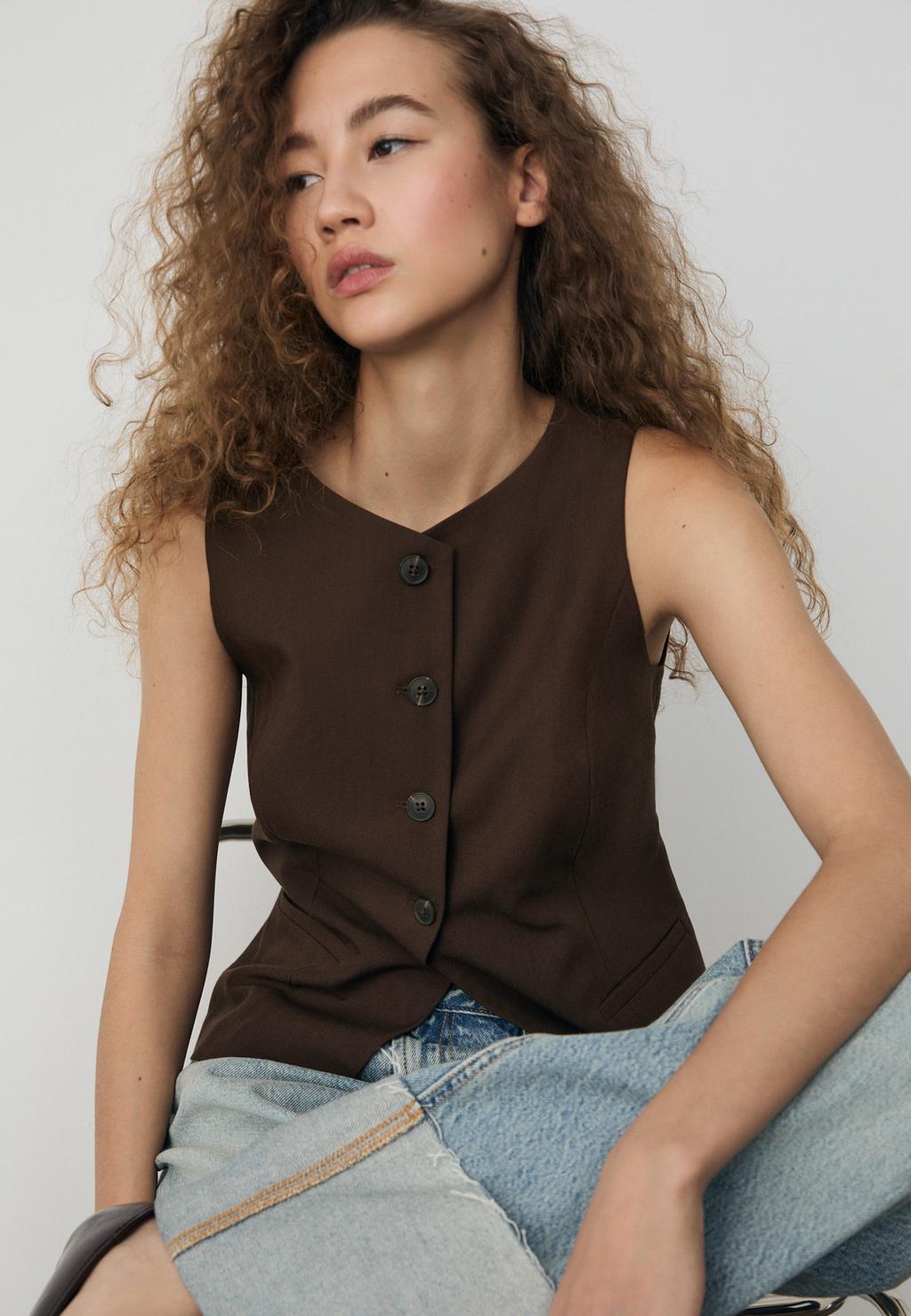 Chaleco regular botones