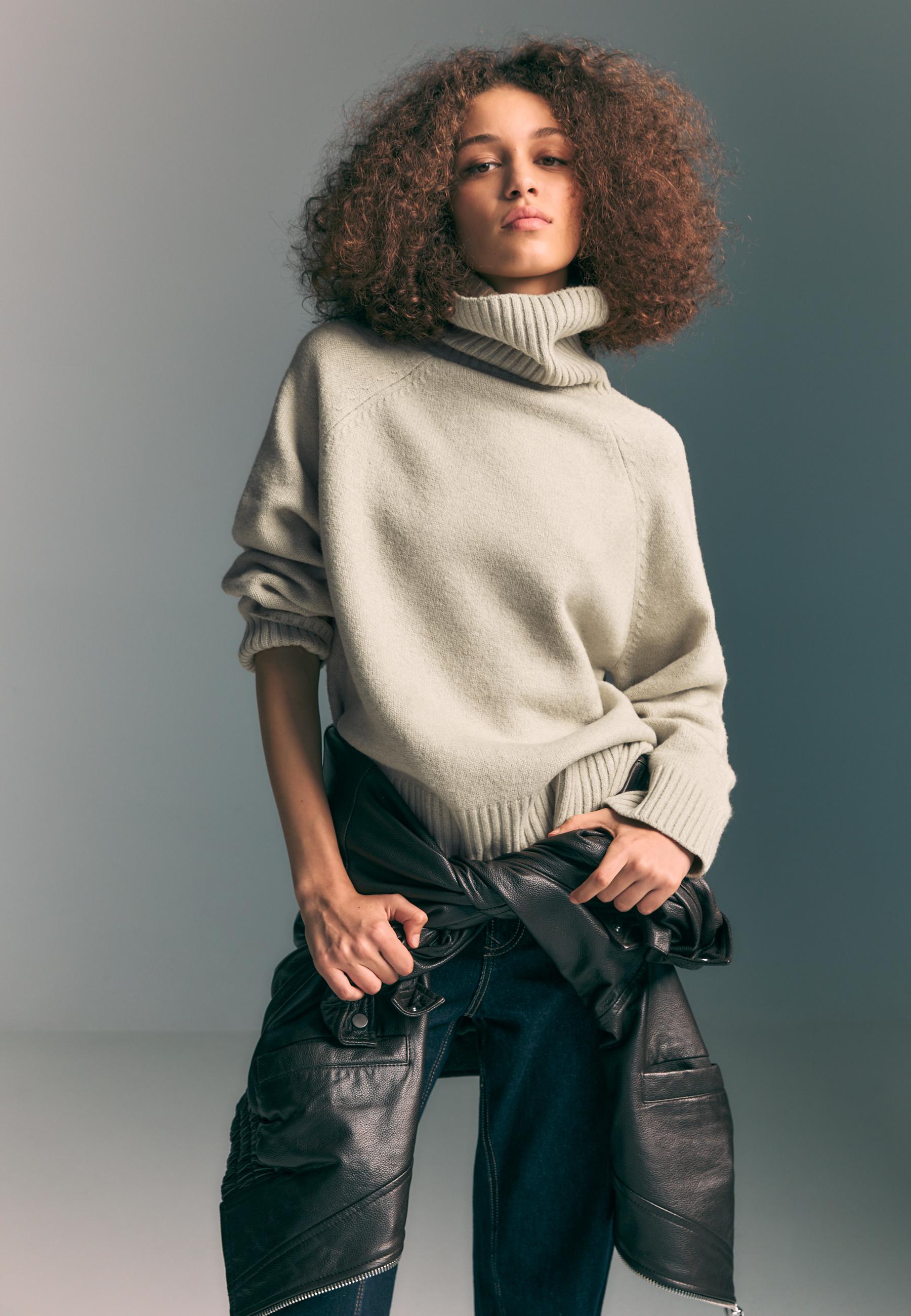 Regular fit high neck sweater