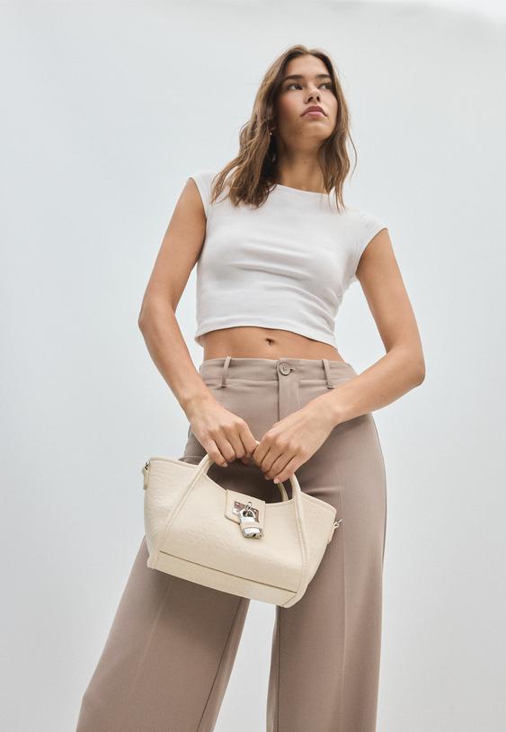 Stradivarius Μίνι Τσάντα Χιαστί Με Λουκέτο Εκρού Os