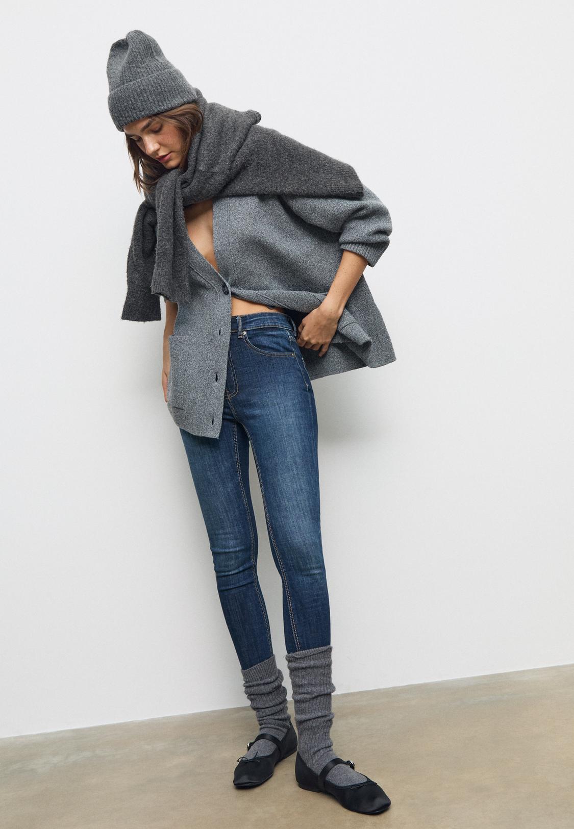 D07 Regular waist skinny jeans Women's fashion Stradivarius