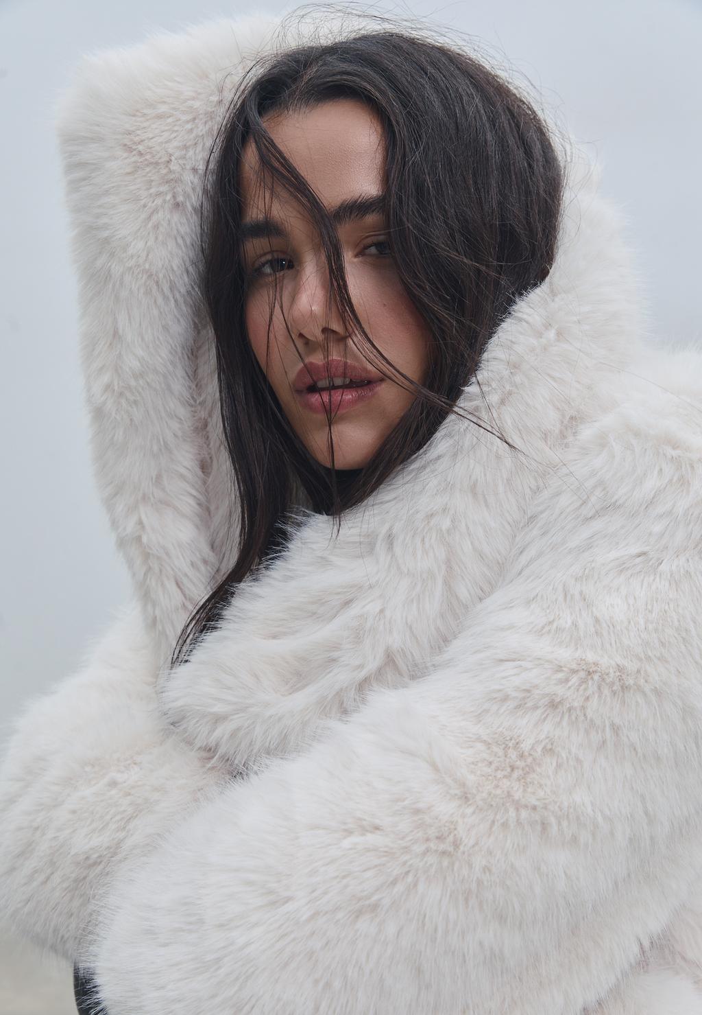Blouson court fausse fourrure
