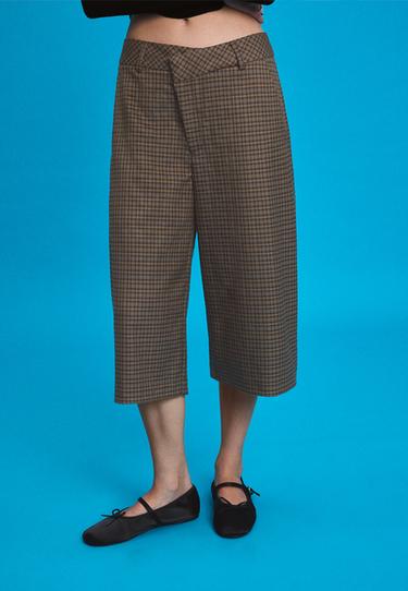 Tailored checked crossover-waist Bermuda shorts — Beige 3