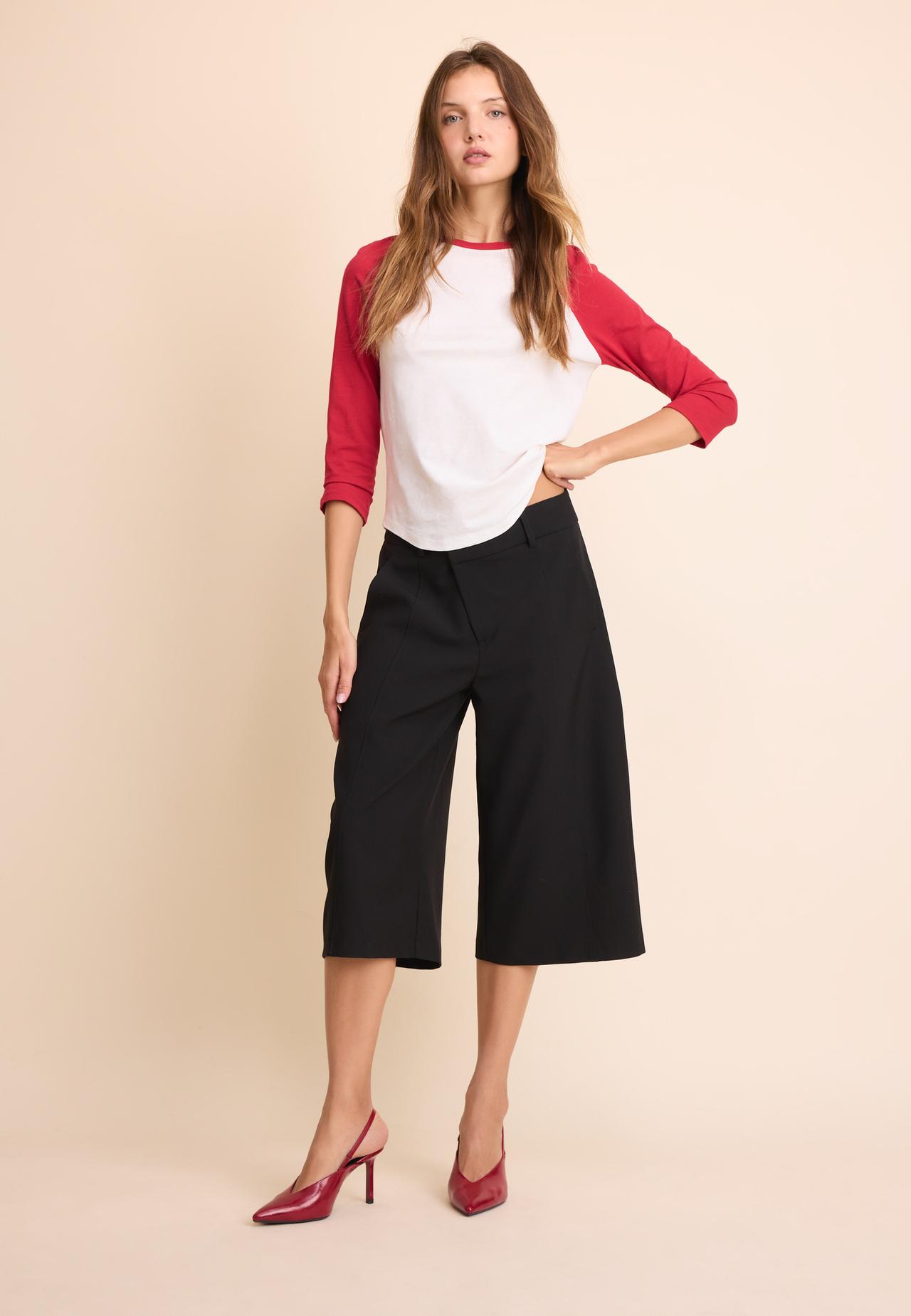 V-neck shoes with stiletto heel — RED 
