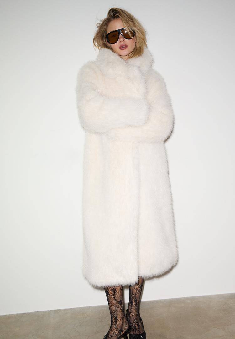 langer-mantel-aus-zotteligem