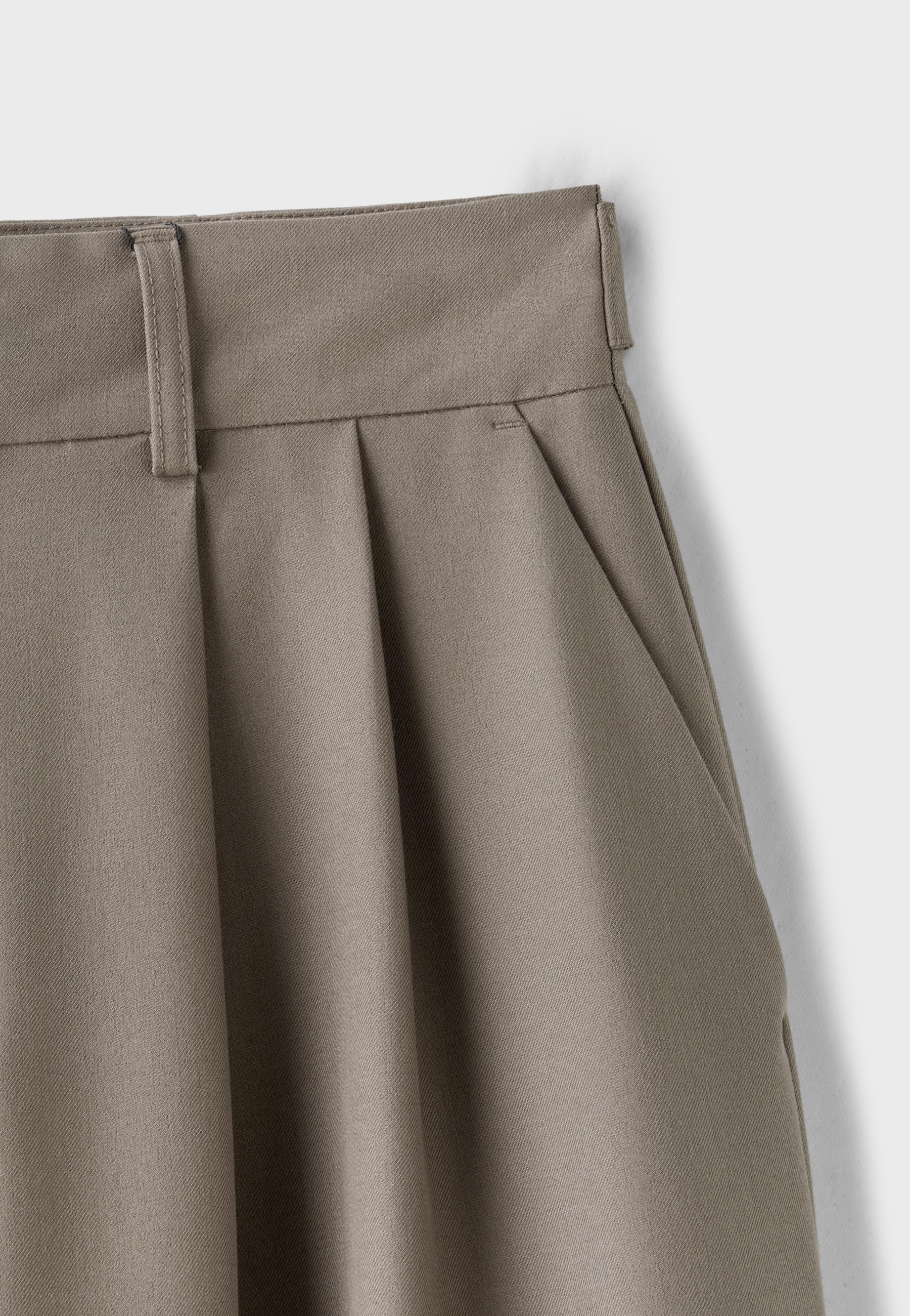 Wide-leg smart trousers with adjustable buttons — Brown