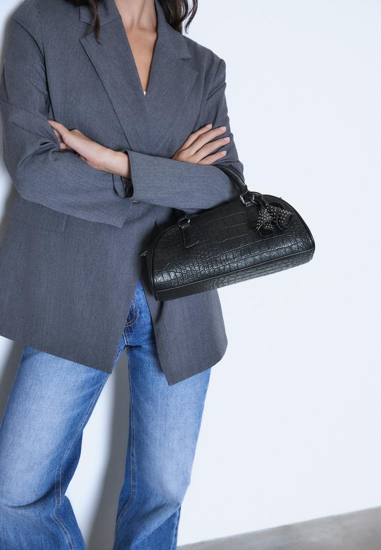 Stradivarius Τσάντα Bowling Με Λεπτομέρεια Λουλούδι Μαύρο Os φωτογραφία