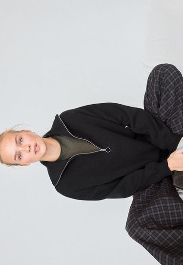 Zip-up knit sweater — Black 1