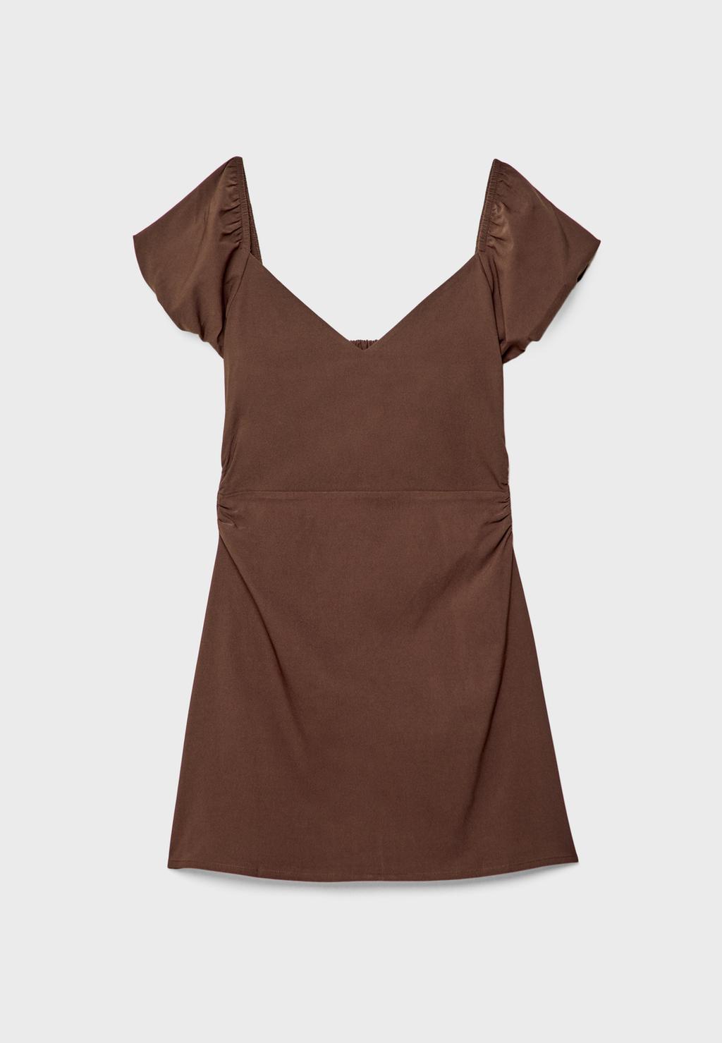 Robe courte dos nu