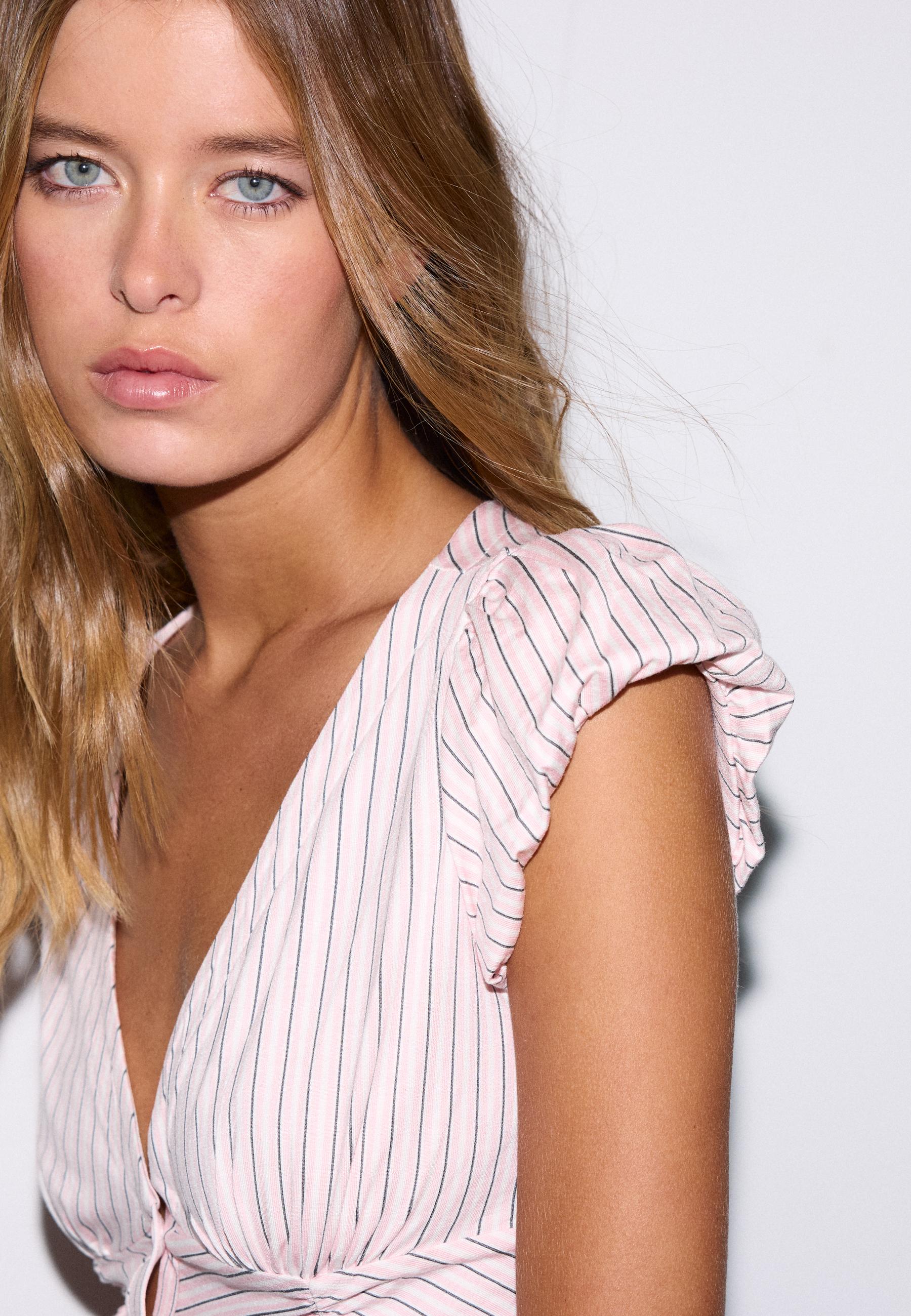 Gathered short sleeve shirt — Pastel pink