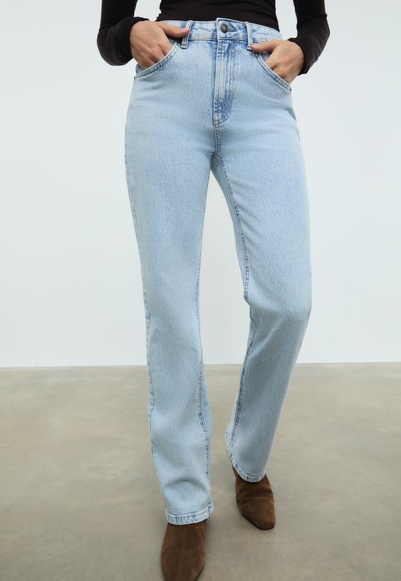 d98 straight leg vintage effect jeans