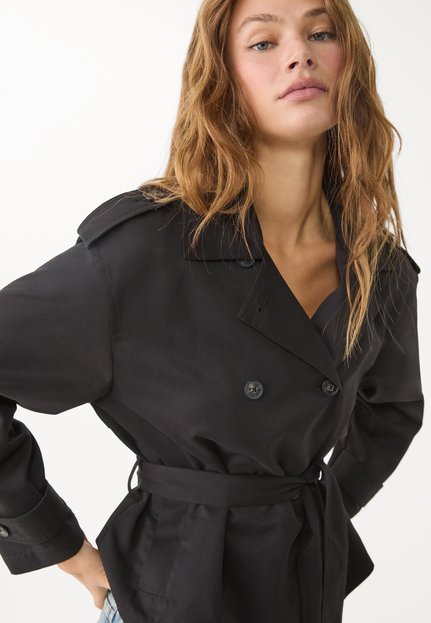 Kurzer Trenchcoat mit Gürtel - Jacken für Damen | Stradivarius Deutschland